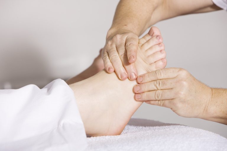 physiotherapy-foot-massage-mas
